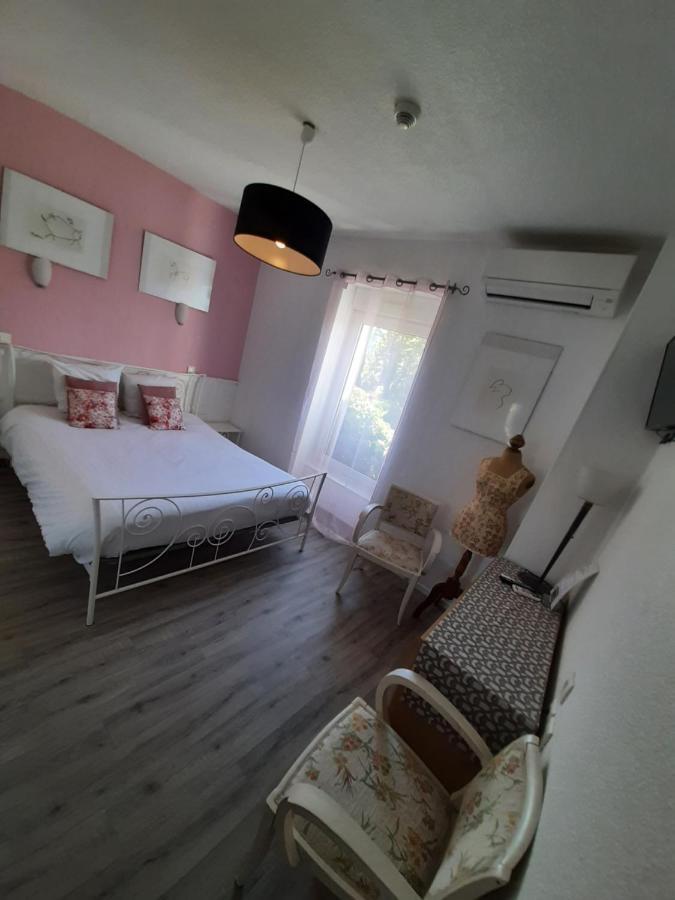 Hotel La Tour Des Fees Quissac  Kültér fotó