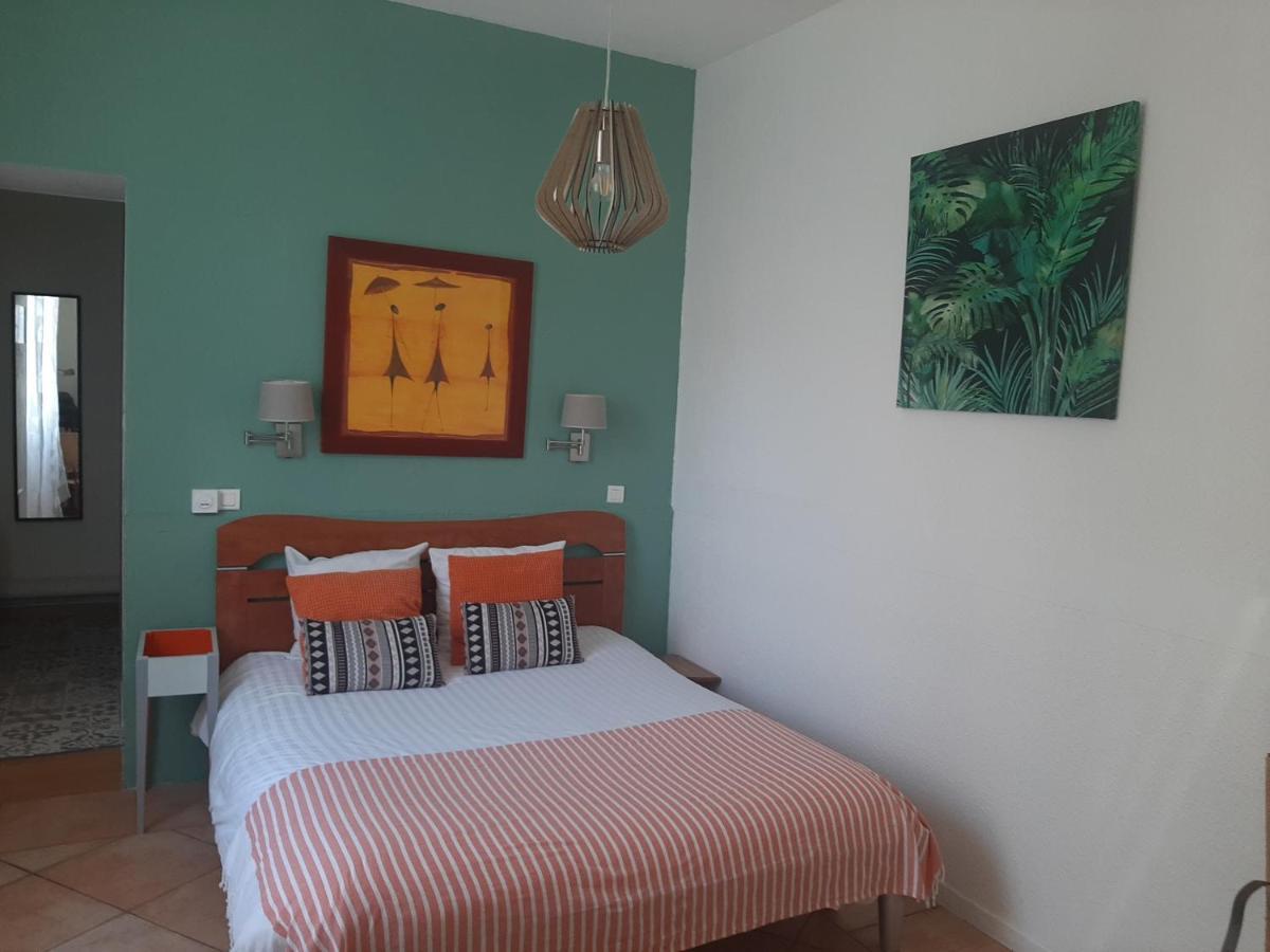 Hotel La Tour Des Fees Quissac  Kültér fotó