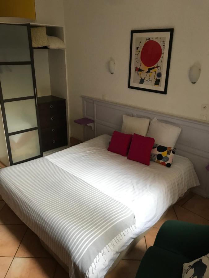 Hotel La Tour Des Fees Quissac  Kültér fotó